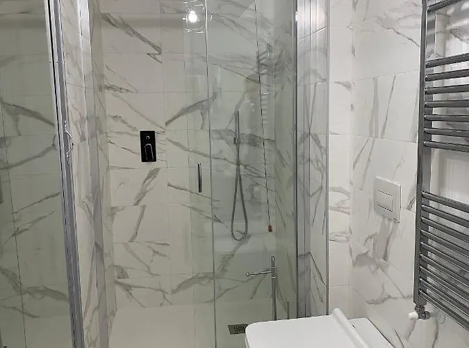 Gatto Bianco Le Mura Bergamo