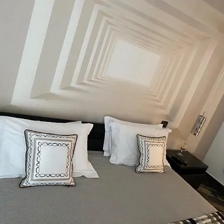 Gatto Bianco Le Mura בית הארחה 3*